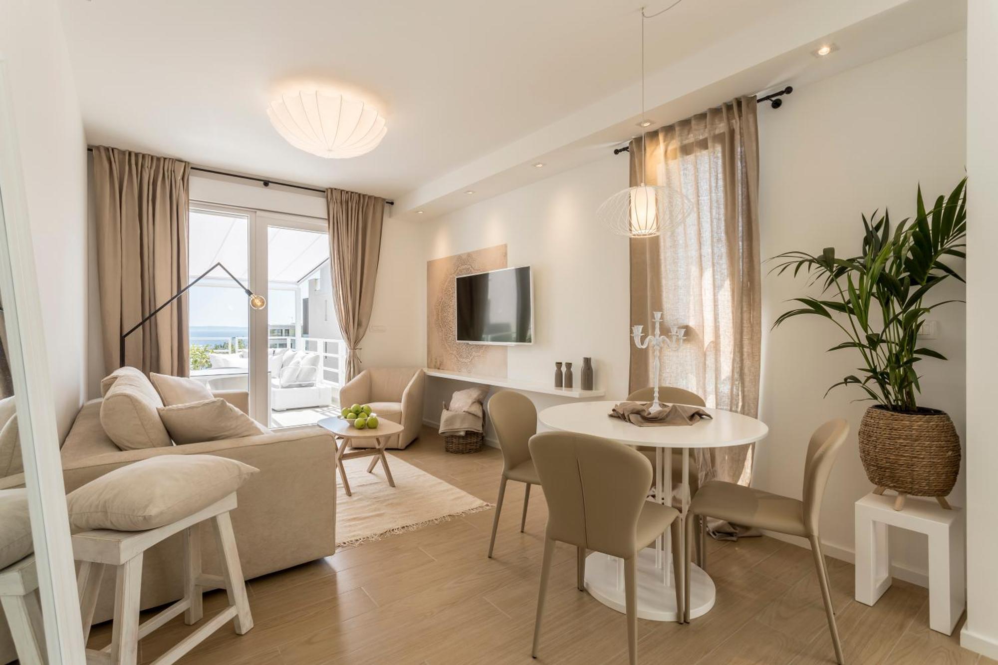 The Pleasurist - Apartment With Private Heated Pool And Terrace Сплит Екстериор снимка